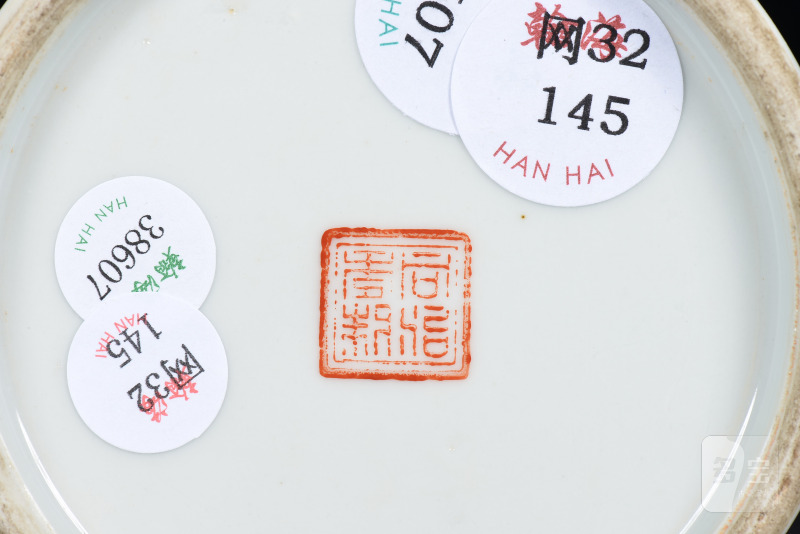 清 粉彩蟋蟀图笔筒 - 图6